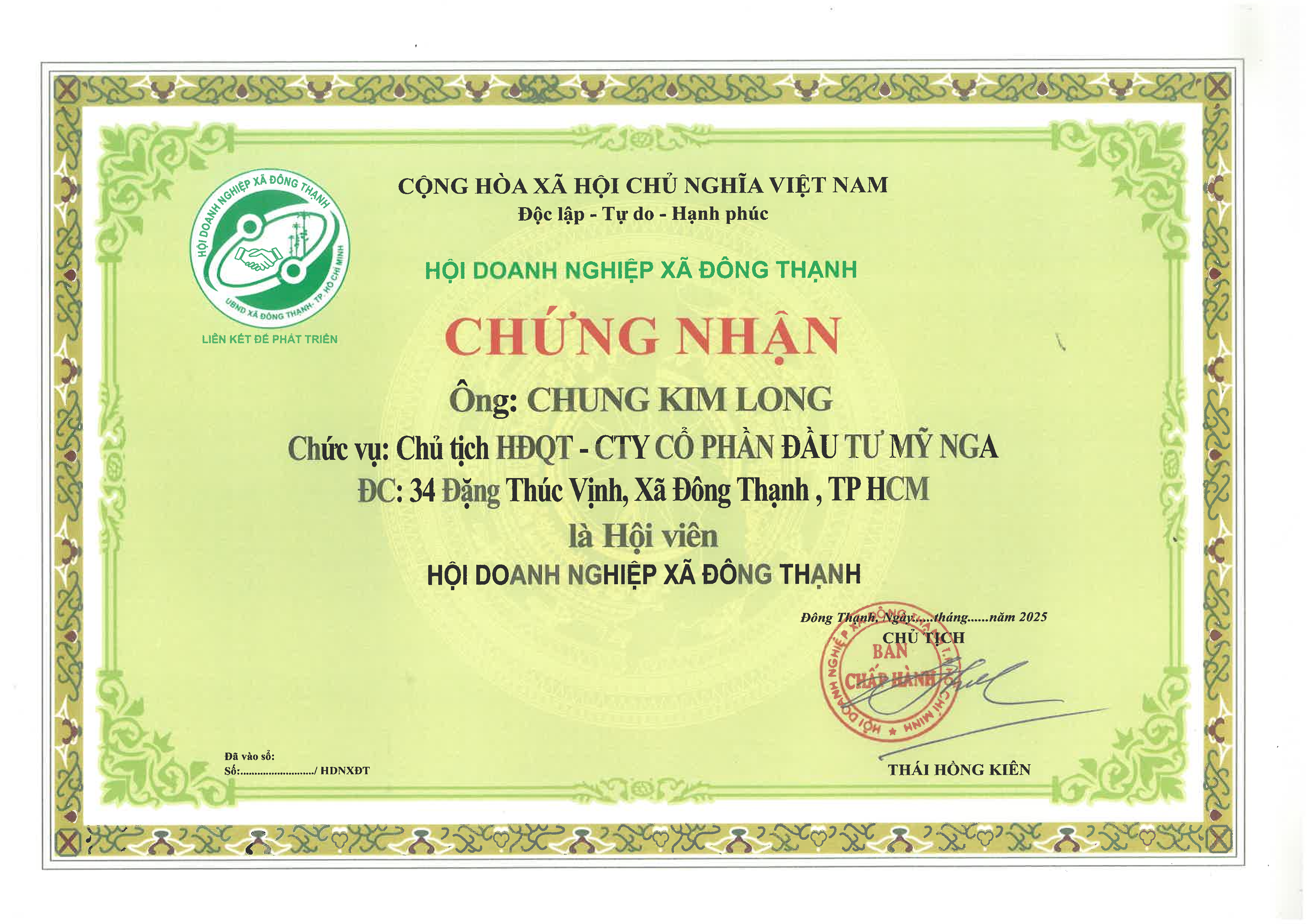 Chủ tịch HĐQT Công ty Cổ phần Đầu tư Mỹ Nga – Ông Chung Kim Long Nhận Giấy Chứng Nhận Từ Hội Doanh Nghiệp Xã Đông Thạnh